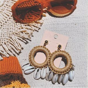 🆕️Summer Faves Collection// Tan Shell tassel Earring